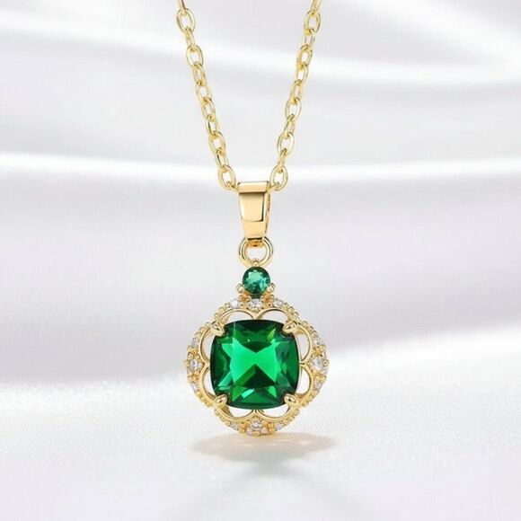 Source Unknown Jewelry - 2 Carat Simulated Emerald CZ Gold Tone Pendant Necklace NWOT